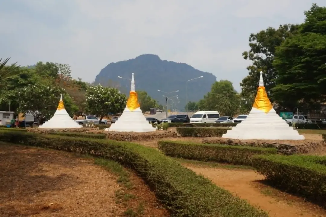 ‘หลวงพ่ออุตตมะ’ กับปัญหาผู้อพยพ-ไร้สัญชาติ ณ ชายแดนไทย-พม่า