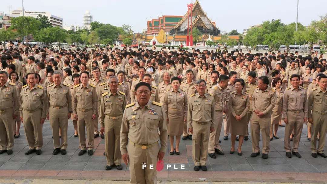 อัศวิน ขวัญเมือง 