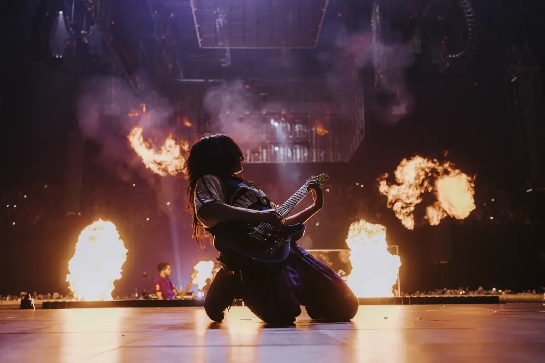 รีวิว Hit Me Hard and Soft: The Tour (Live in 3D) พื้นที่ปลอดภัยของ ‘บิลลี่ ไอลิช’