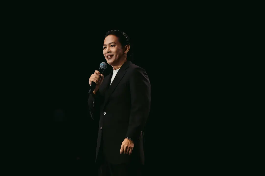 โอม ปัณฑพล แถลงข่าว “ครึ่งเก้า GROUP” เปิดตัว 4 ค่ายเพลงในเครือ BRIDGE, 9Arkkhan, MACHg และ Ennead  พร้อมฟรีคอนเสิร์ตกว่า 6 ชั่วโมงเต็ม