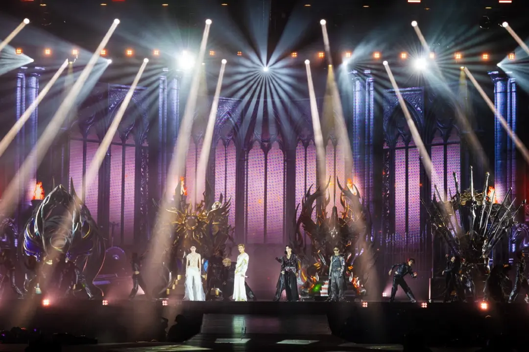 THE TITANS CONCERT สร้างตำนานคอนเสิร์ตแห่งปี 4 มหาเทพ “BAMBAM – JEFF SATUR – PP KRIT – TIMETHAI” สร้าง “สงครามแห่งความสุข” สุดตราตรึง ครอง X อันดับ 1 ไทย 2 วันซ้อน ทะยานติดเทรนด์โลก