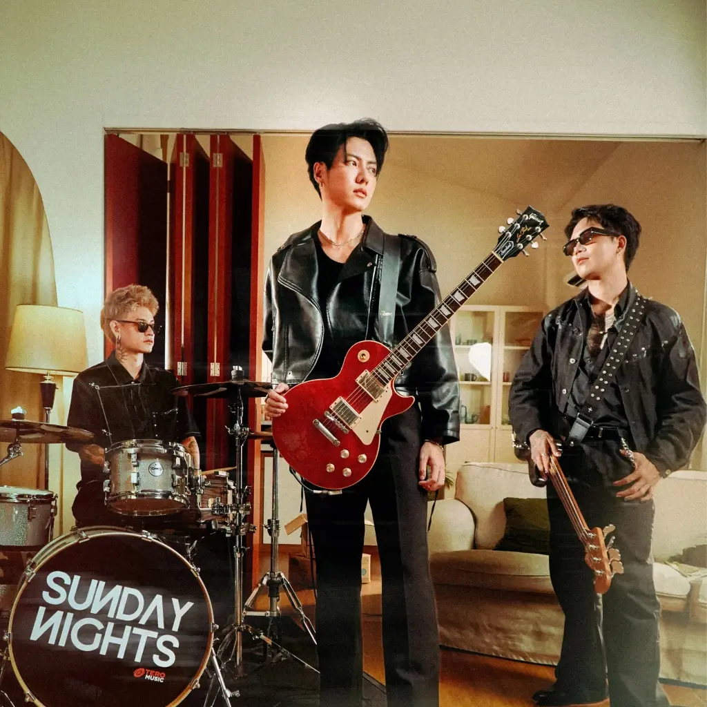 SUNDAY NIGHTS เปลี่ยนฟีลส่งเพลงเศร้า “ที่ตรงนี้(ยัง)เป็นของเธอ”  ถ่ายทอดความเจ็บปวด...ติดอยู่ในวังวนแห่งความคิดถึง!!