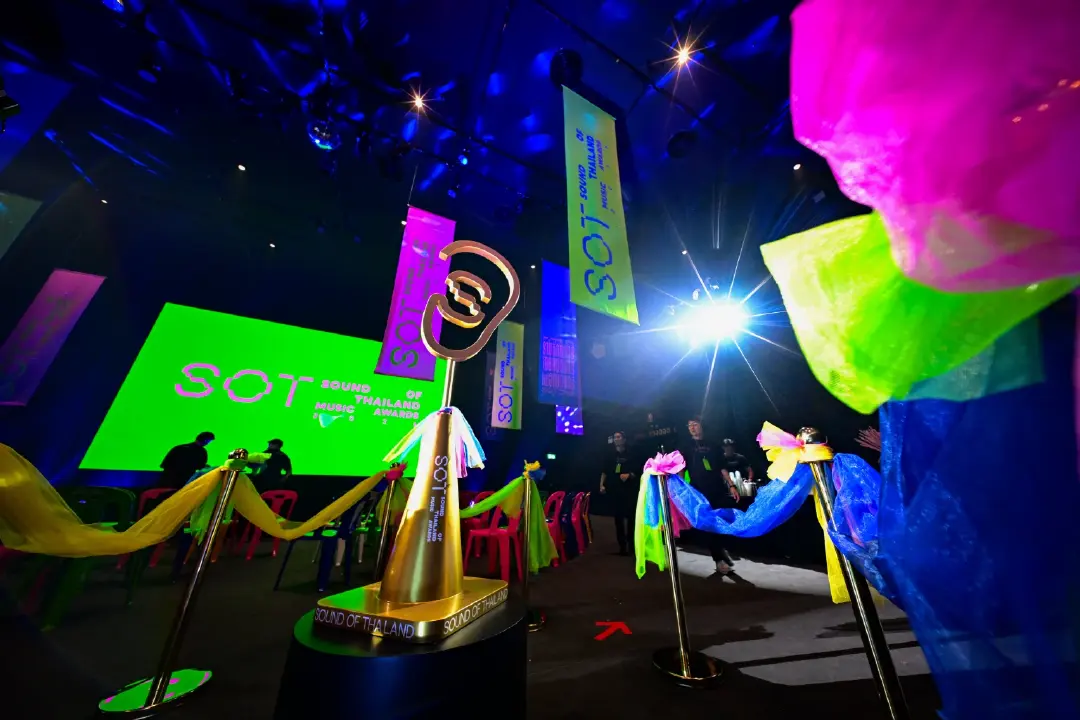 ปพุทธ นิ่มเชื้อ และ ธีรภัทร ล้อสุวรรณวงศ์: ถอดองค์ประกอบศิลป์ SOT Music Awards 2026 เปลี่ยนเสียงของประเทศไทยเป็นถ้วยรางวัล
