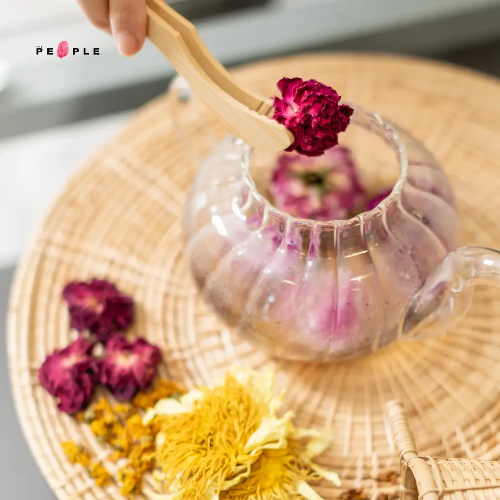 Mala Tara: ชาดอกไม้ที่ปรุงในยามลูกหลับ และความตั้งใจที่จะพาเสน่ห์ดอกไม้ไทยไปเบ่งบานกลางใจคนอเมริกัน