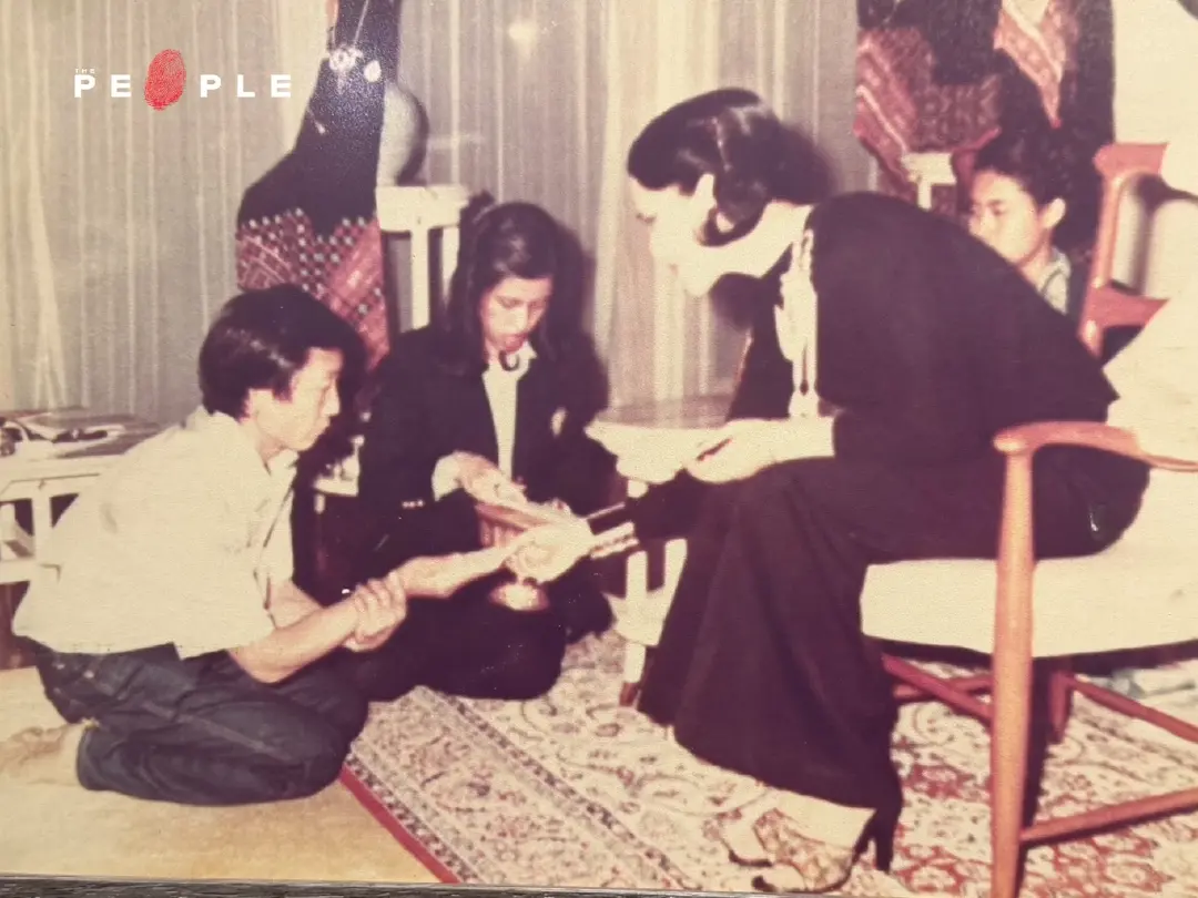 ชัยพฤกษ์ รุ่งรชตะวาณิช : ทายาทรุ่น 4 ‘ดอยซิลเวอร์’ ผู้ต่อลมหายใจเครื่องเงิน ‘อิ้วเมี่ยน’ ให้เป็นมรดกส่งถึงคนรุ่นหลัง