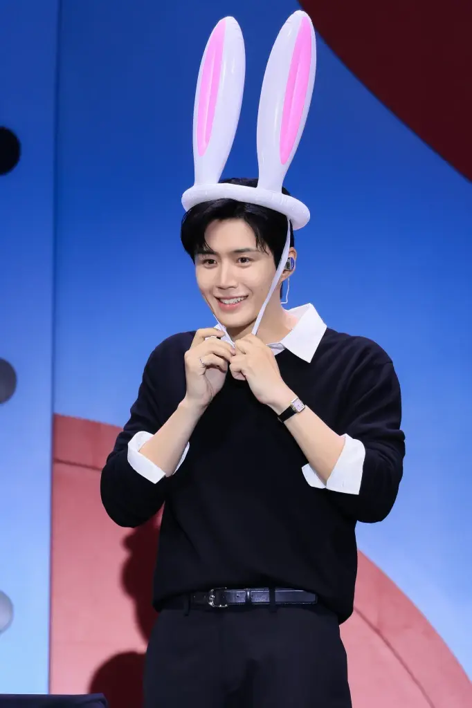 <LOVE FACTORY> ผลิตความรัก ความสุขล้นกำลังการผลิต! “คิม ซอนโฮ” เสิร์ฟความหล่อพร้อมความอบอุ่นเต็มพิกัด