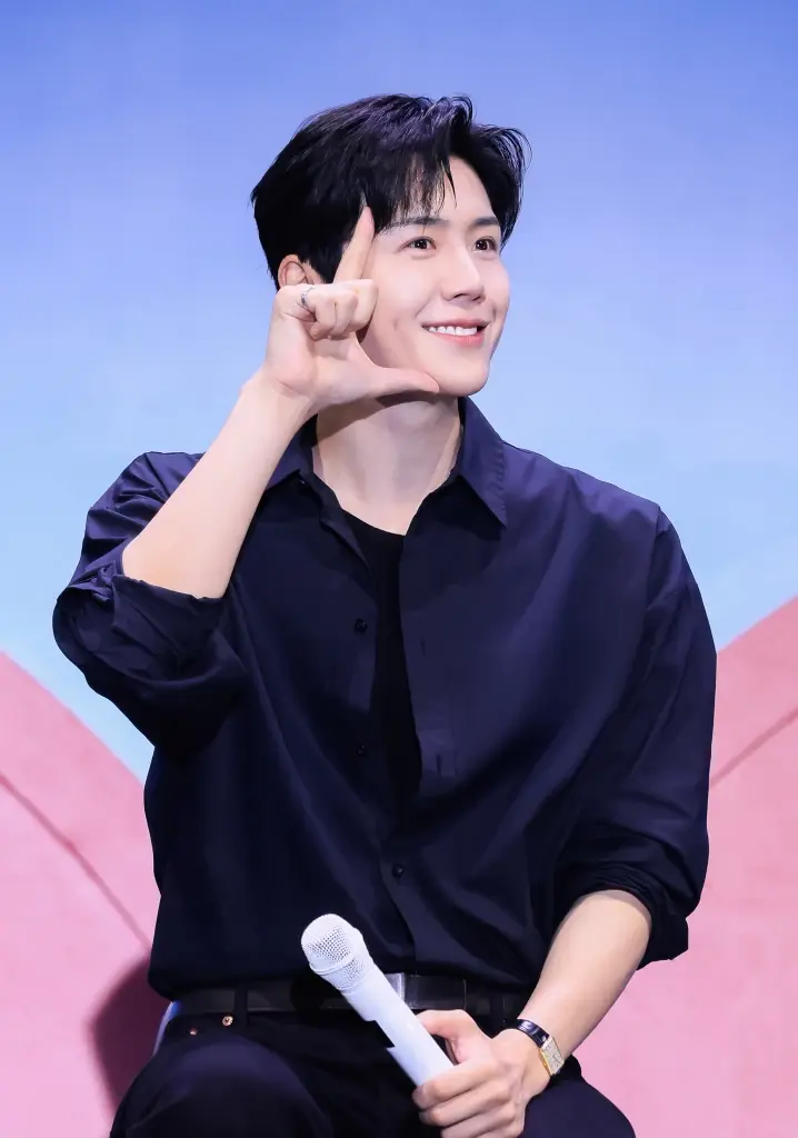 <LOVE FACTORY> ผลิตความรัก ความสุขล้นกำลังการผลิต! “คิม ซอนโฮ” เสิร์ฟความหล่อพร้อมความอบอุ่นเต็มพิกัด