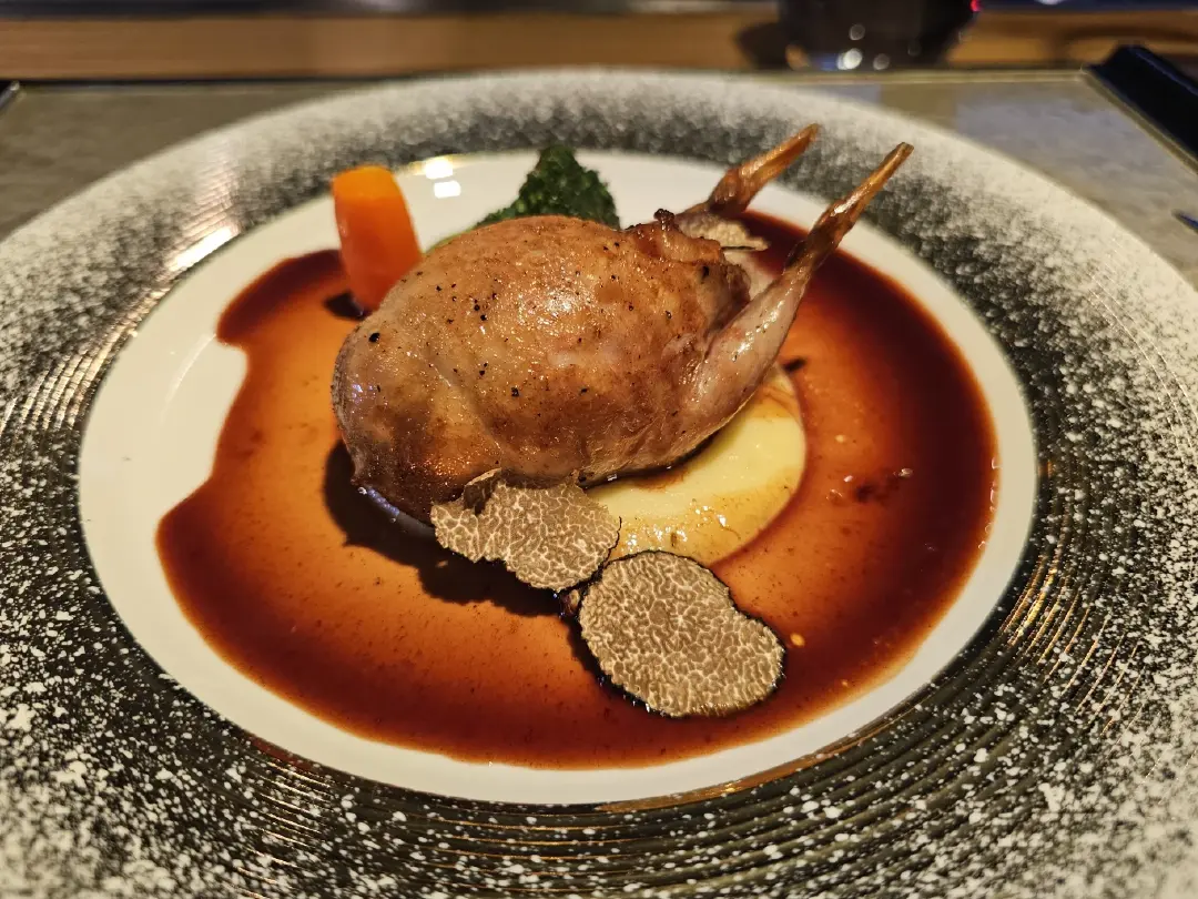 ‘Teppan France Kanda’ การเดินทางของไวน์ในร้าน(ไม่)ลับสิบที่นั่ง