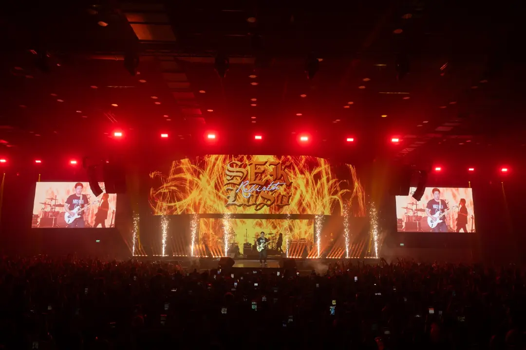 “SEK LOSO Rebirth KORAT” “เสก โลโซ” บุกเดอะมอลล์โคราช พร้อมซีนกราบแม่บนเวทีต้อนรับวันแม่แห่งชาติ