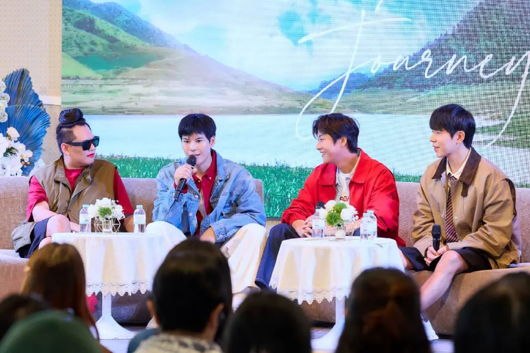 “คัลแลน-พี่จอง-จูดี้-น้องแดน” ชวนแฟนๆ ออกเดินทางผ่านความทรงจำ  ในงาน “Our Little Journey Photobook Press Conference and Fansign”