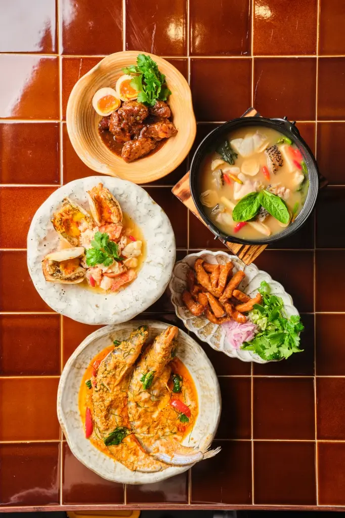 ‘เบญจมิน’ ร้านอาหารไทยจาก IBERRY GROUP และ เชฟเบนซ์ อัครเดช ถ่ายทอดรสมือคุณยายผ่านความทรงจำ