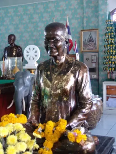 คุณแม่บุญเรือน โตงบุญเติม : เบื้องหลังปาฏิหาริย์กับภาพสะท้อนสังคมไทย