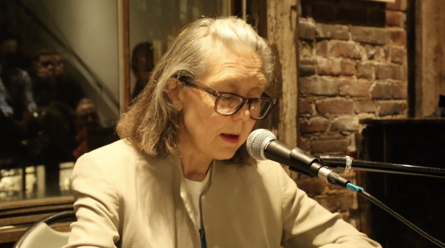แคปหน้าจอจากวิดีโอ Susan Howe and Anne Carson