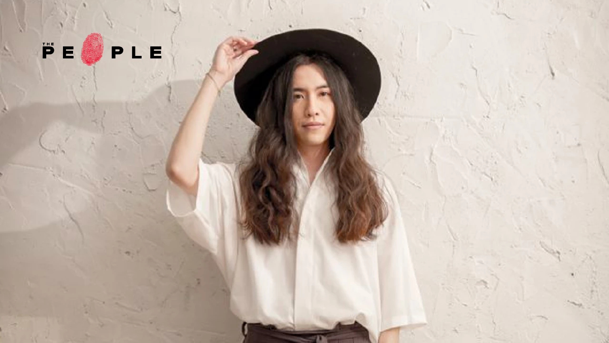 จากที่เคยเป็นเด็กขี้อายเขากลายมาเป็นนักร้องอาชีพได้อย่างไร - ซิน ทศพร (ชมคลิป)