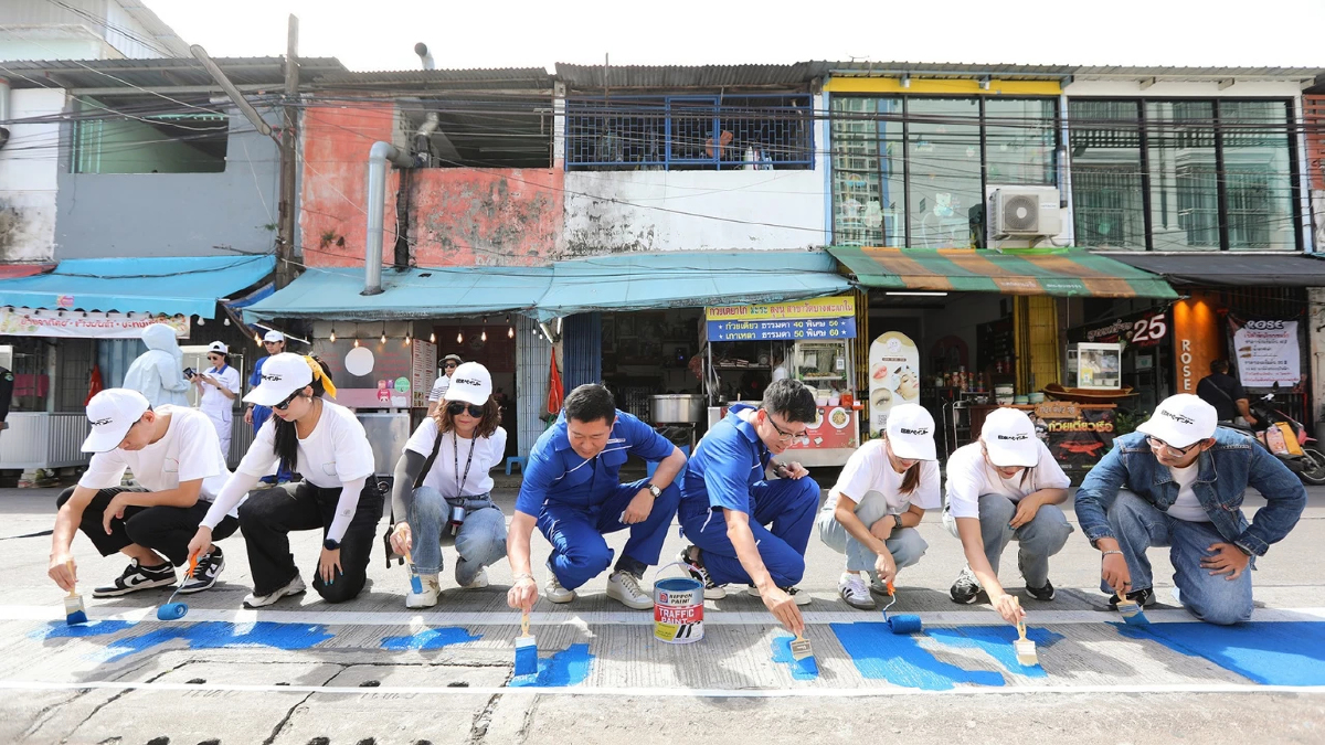 “นิปปอนเพนต์” จับมือ “กทม.” ทาสีทางเดินเท้าสู่ รร.วัดบางสะแกใน เขตธนบุรี