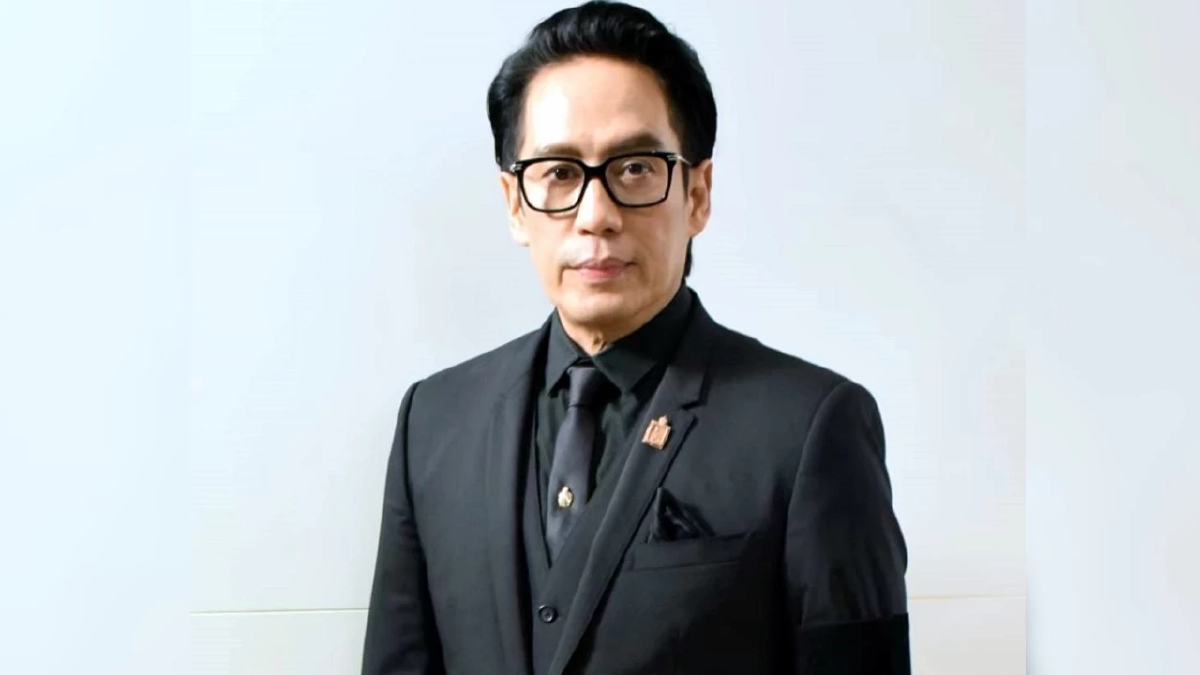 เบิร์ด ธงไชย ร่วมแสดงความอาลัยแด่ สมเด็จพระนางเจ้าสิริกิติ์ พระบรมราชินีนาถ พระบรมราชชนนีพันปีหลวง