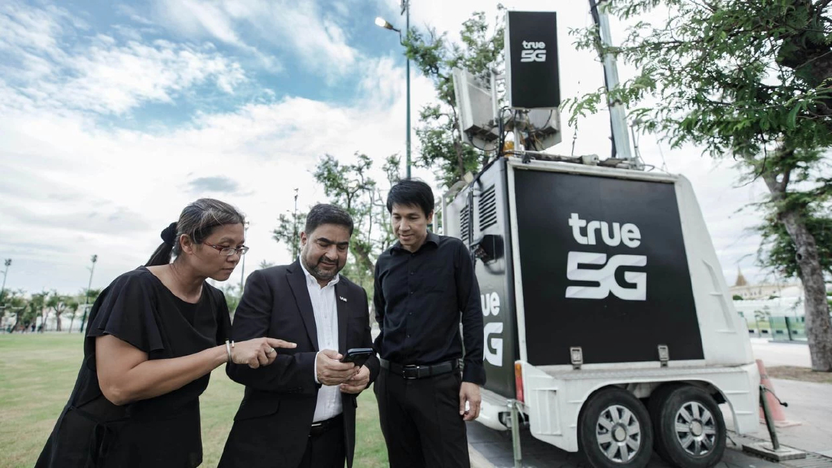 ทรู คอร์ปอเรชั่น ตรวจความพร้อมโครงข่าย 5G, 4G และ WiFi รอบสนามหลวงและพระบรมมหาราชวัง รองรับประชาชนที่จะเข้าเฝ้าฯ กราบถวายบังคมพระบรมศพ ‘พระพันปีหลวง’