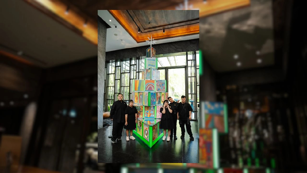 "Extra Happiness Christmas Tree”  ต้นคริสต์มาสแห่งความสมดุลและเท่าเทียม จากปลายพู่กัน 50 ศิลปินดาวน์ซินโดรม