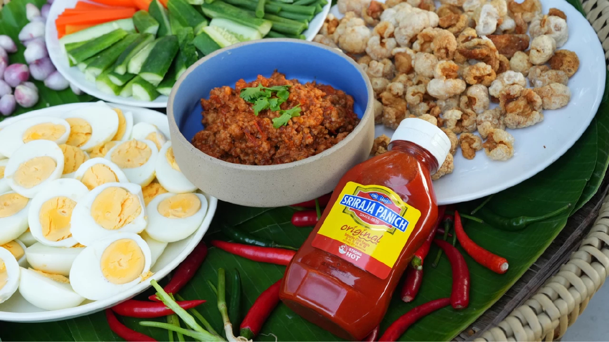 ซอสพริกศรีราชาพานิช x The Yard Hostel เชียงใหม่ ชวน นทท. สัมผัสเสน่ห์อาหารไทย