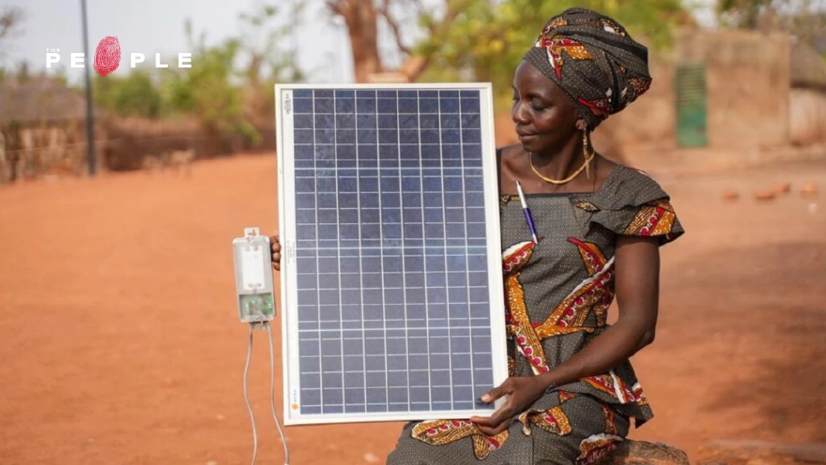 Solar Mamas: การรวมตัวของเหล่า ‘แม่’ ผู้ไม่รู้หนังสือ ช่างเทคนิคหญิงที่เข้ามาทลายอคติทางเพศด้วยแผงโซลาร์เซลล์