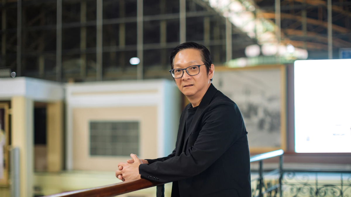 วัฒนชัย วินิจจะกูล : ถ้าหนังสือเดินทางไปหาคนได้ โลกจะกว้างขึ้นกว่านี้