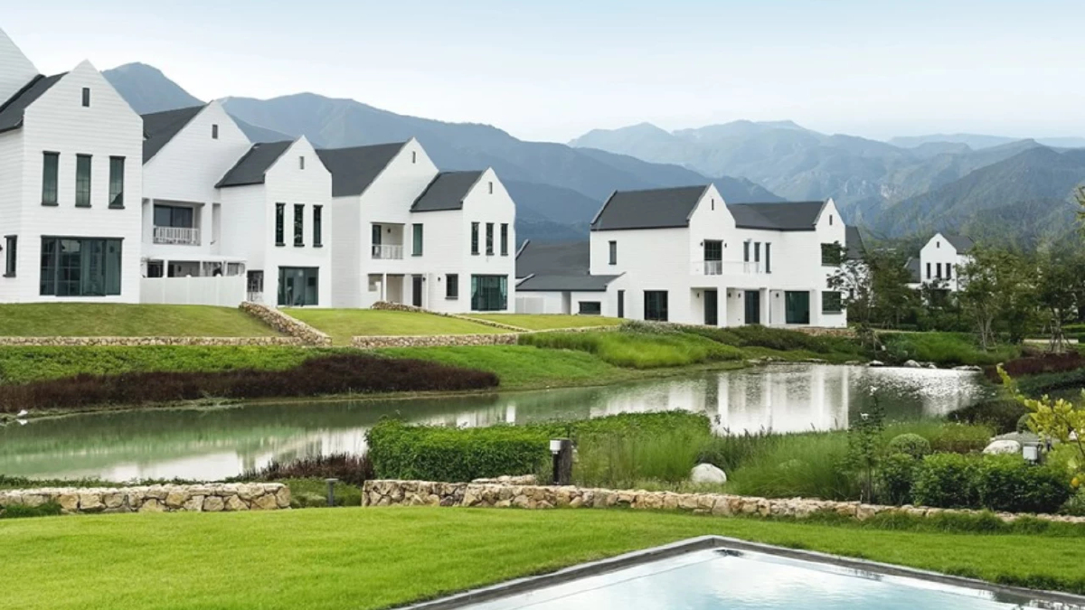 สัมมากร ผนึก รพ.กรุงเทพ ปากช่อง ยกระดับ BARNYARD เขาใหญ่  สู่ ‘Longevity Living’