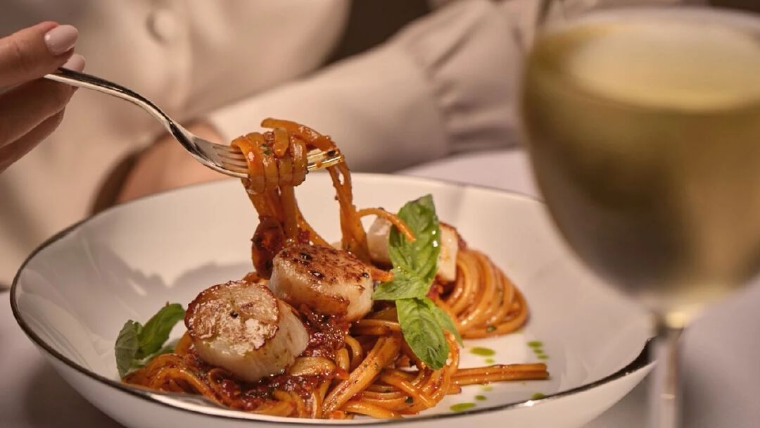 ก้าวสำคัญของ Embassy Room – La Marina สู่รางวัล ‘Two Forks’ โดย Gambero Rosso