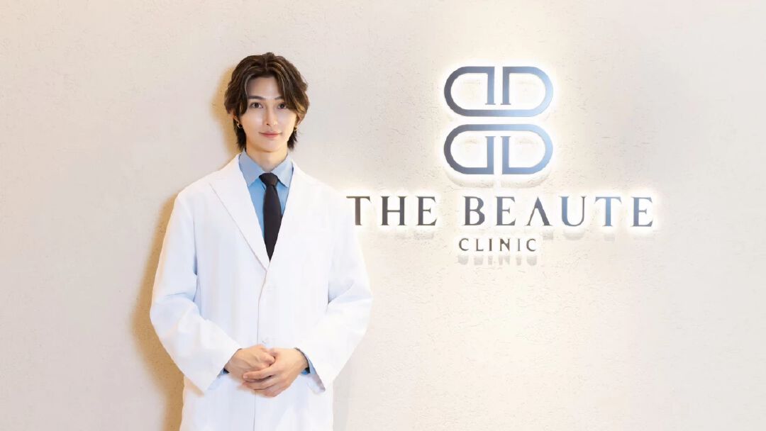 เบื้องหลังเข็มฉีดยาคือเข็มทิศชีวิต: ‘หมอคิดะ’ กับปรัชญาความงามที่ปฏิเสธการ ‘เปลี่ยนหน้า’ เพื่อรักษา ‘ใจ’