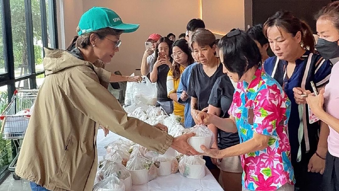“SENA” นำทีมลงพื้นที่โครงการรับมือภัยน้ำท่วม ส่งความช่วยเหลือบรรเทาผลกระทบลูกบ้านตรงจุด